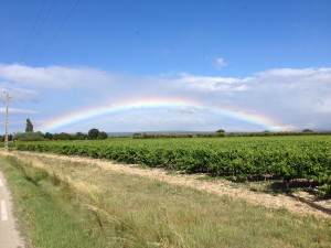 Een fraaie regenboog boven de Drome, op de Groene weg naar de Middellandse Zee