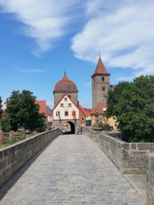 stadspoort en brug bij het plaatsje Ornbau , aan de Altmuhl
