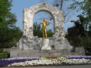 Wien - Stadtpark mit Johann Strauß (Sohn) Denkmal