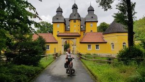 Schloss Holte, fraai gelegen langs de R1 Radweg