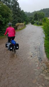 De Radweg R1 verandert in een rivier