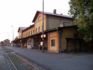 het treinstation van Rakovnik