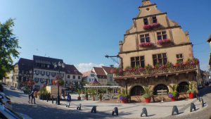 Het pittoreske stadhuis en marktplein van Molsheim