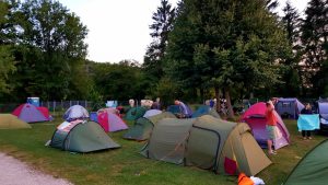 op elkaar gestampt op de TSC-camping in Solothurn