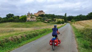 Uitzicht op Chateau de Biron, nabij Villeréal